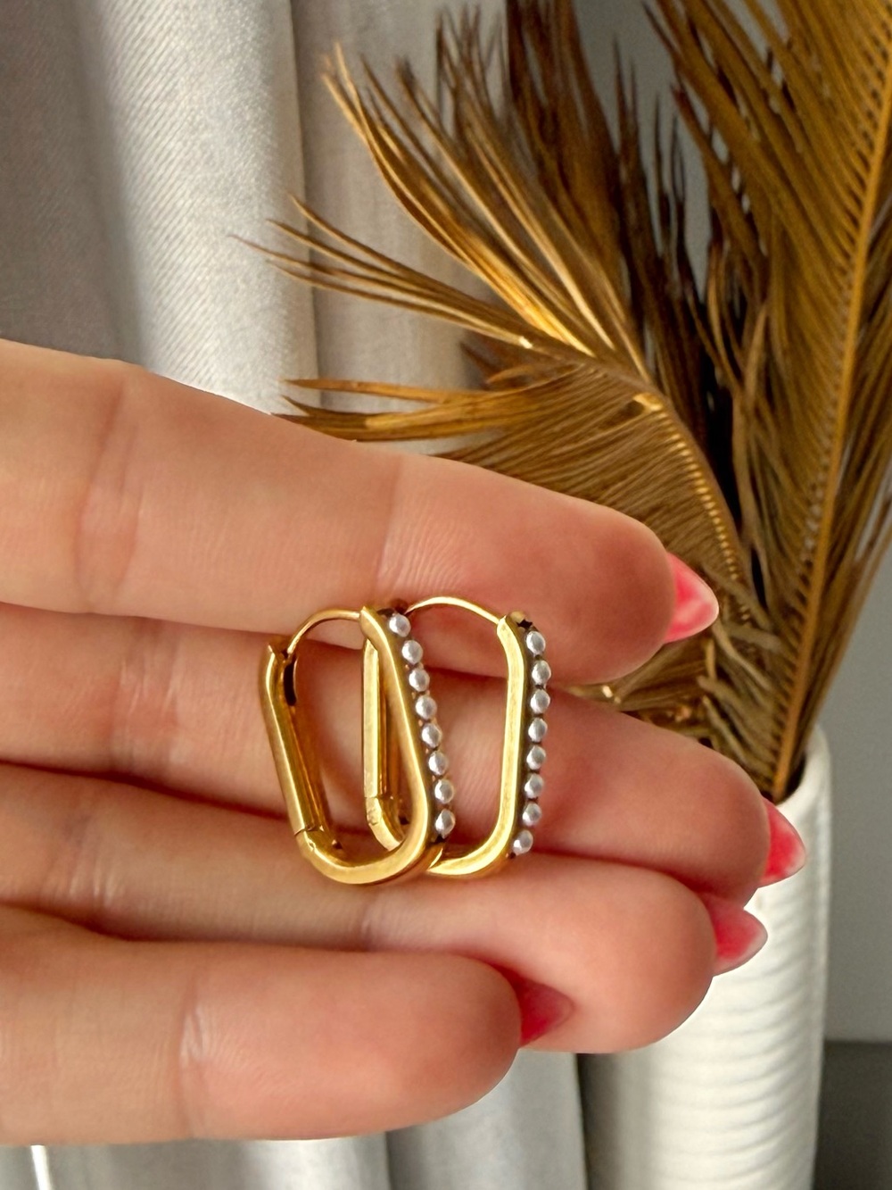 Pearl Gold U-Shaped Huggies Earrings | 18K Gold Plated Hypoallergenic